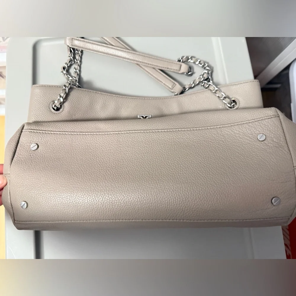 Tory Burch Britten Triple Compartment Tote bag and Slim Envelope Wallet Clutch - Picture 4 of 8